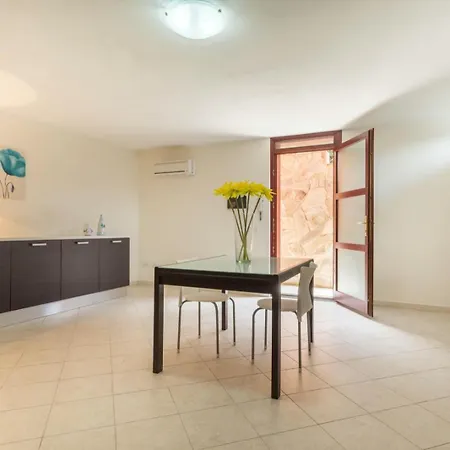 Regina - Doppia Vista Mare Con Giardino E Bbq *